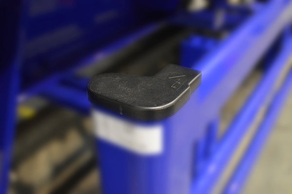 CAP FOR VERTICAL SIDE UNDER RUN BAR ABS LEFT