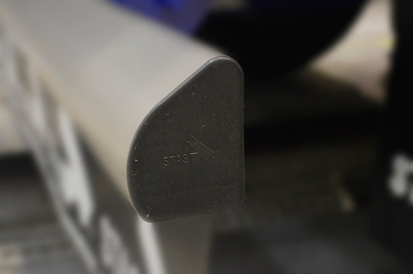 FEDŐSAPKA POLYPROP ALUMÍNIUM LÖKKÖDŐHEZ (JOBBRA)